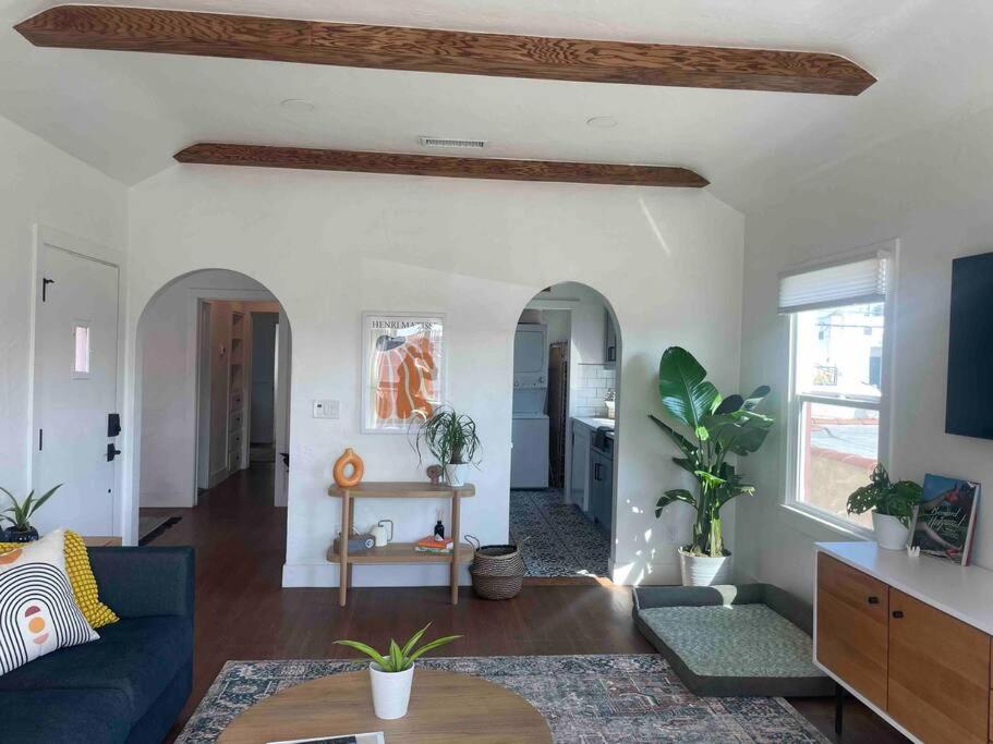 Huge Updated Spanish Apt - Steps to Beach & Bay! image