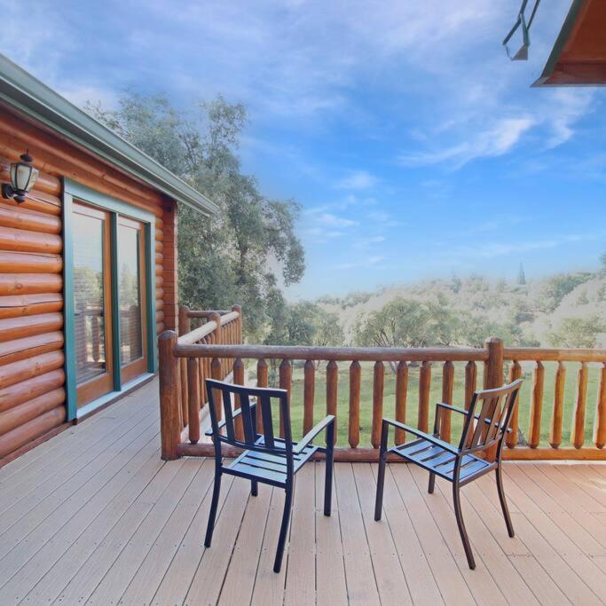 Yosemite Villa a Secluded Log Cabin Retreat with Mtn Views photo 1