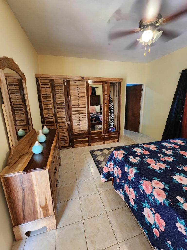 Single Room on Farcas Drive photo 1