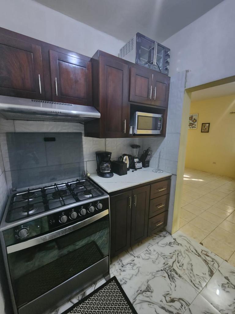 Single Room on Farcas Drive photo 3