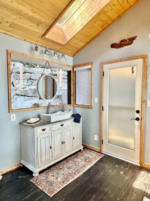 The Salish Sunset Cabin photo 1
