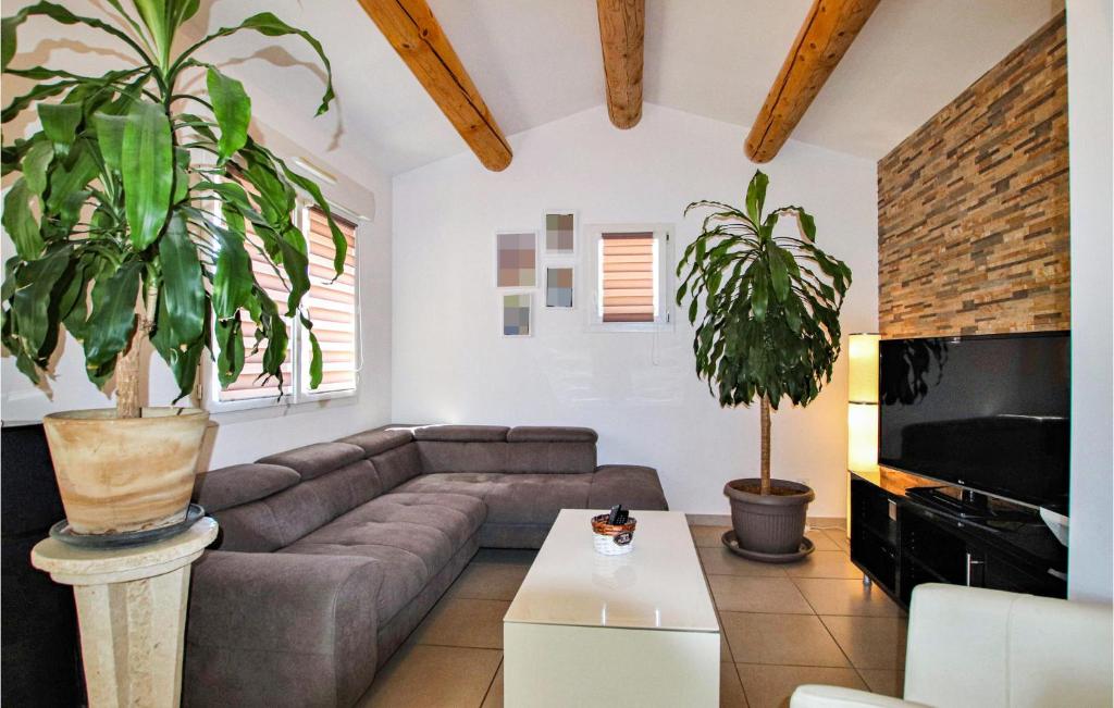 Nice Home In Aubignan With Outdoor Swimming Pool, 3 Bedrooms And Private Swimming Pool photo 2