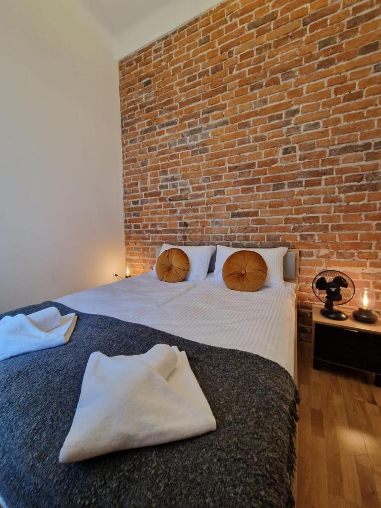Golden Pearl - Main Square, 100 sqm, 4 rooms - Tap to explore photos