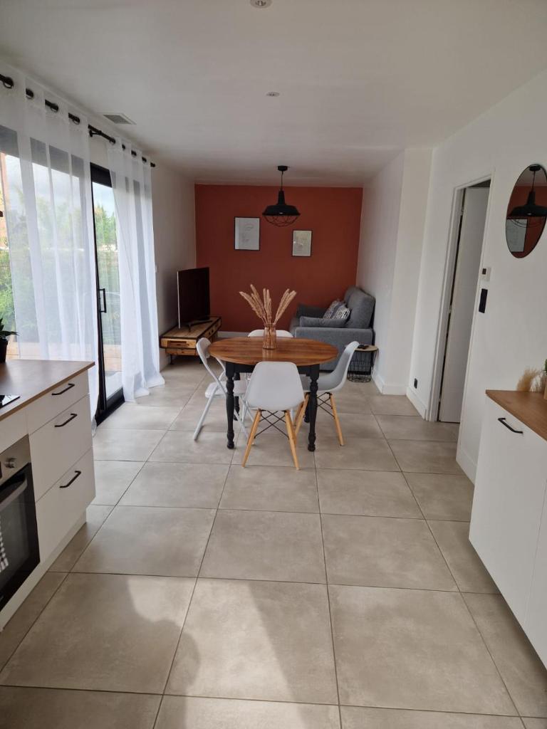 Appart moderne avec jardin à 5min de la plage