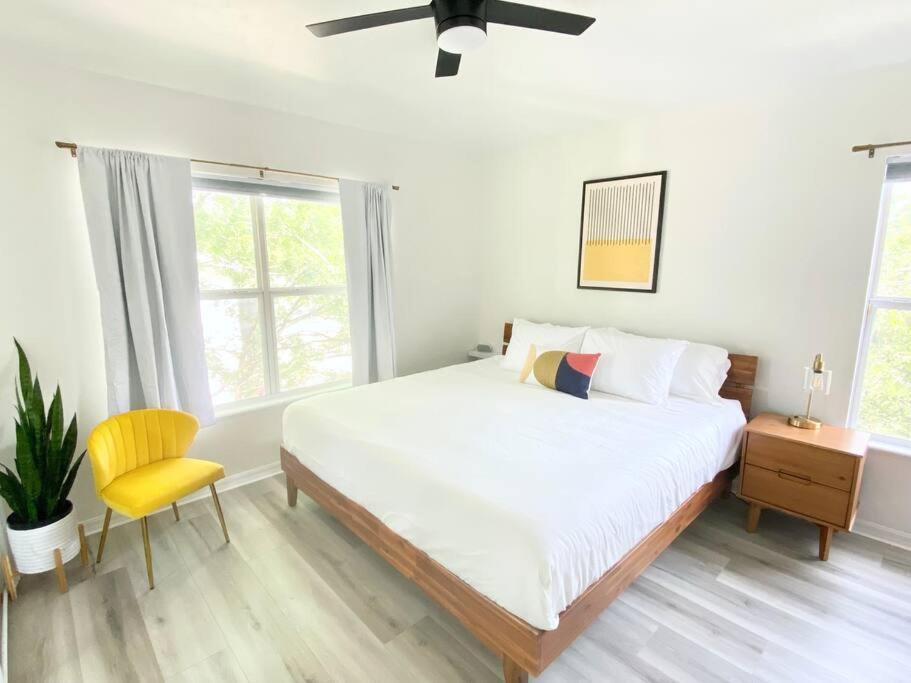 Sanctuary Gainesville Bright 2 BR King Condo photo 3