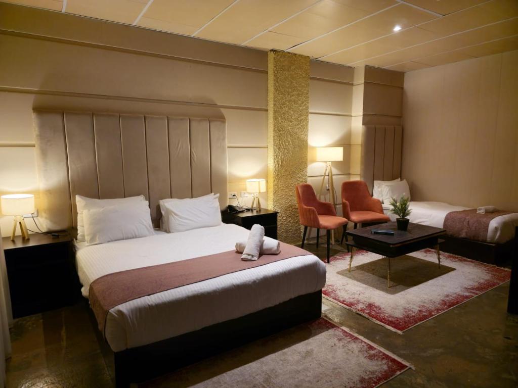 Qasr alnkheel resort and hotel photo 1