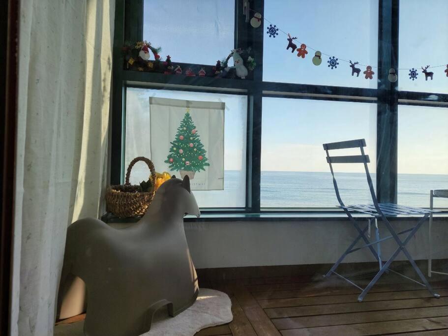 Ocean & sunrise View-10 seconds of beach walk - Three bedrooms photo 4