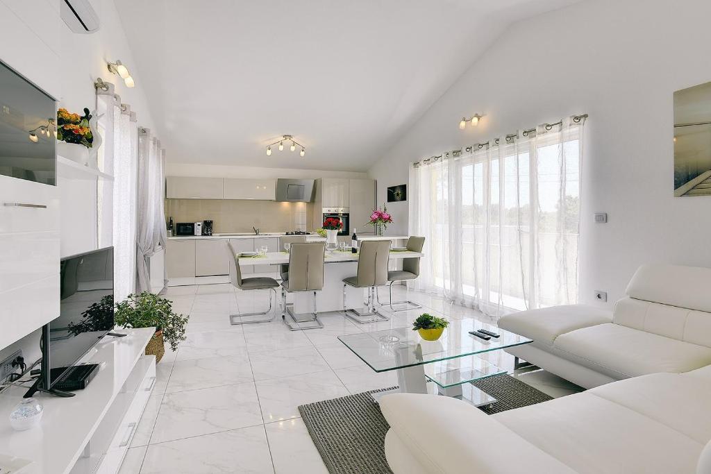 Appartement mit großem Garten und Grillbereich