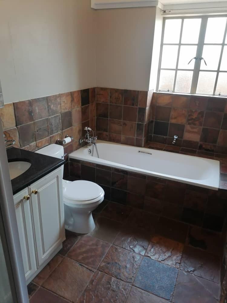 Redberry Guest House photo 2