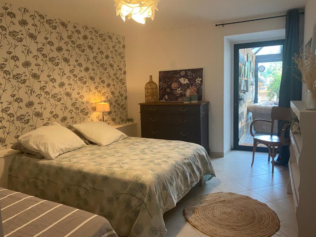 Maison sur cour et véranda photo 2