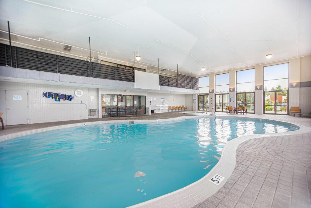 Baymont by Wyndham Grand Haven photo 3
