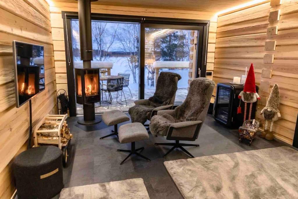 Upea Villa Lapin Kulta hirsihuvila Inarijärven rannalla photo 3