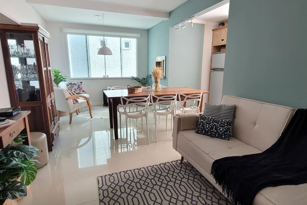 Apartamento uma quadra do mar, melhor localização photo 4