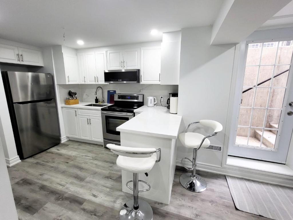 Feel Like Home/ Bs Mississauga photo 3