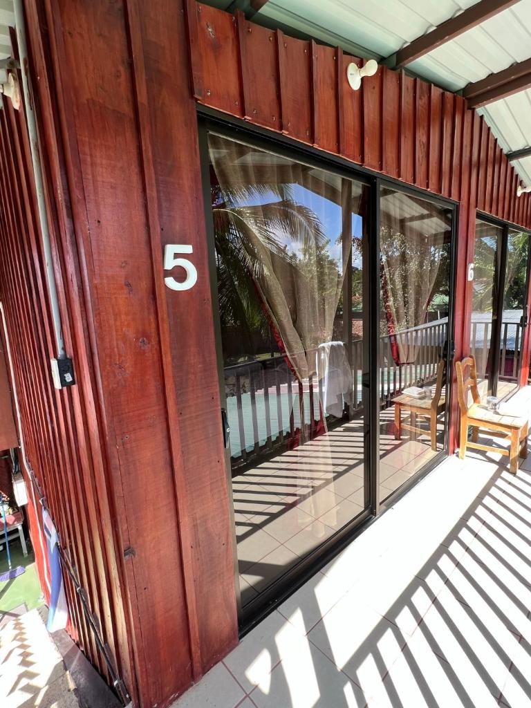 Tortuguero Hill Rooms photo 3