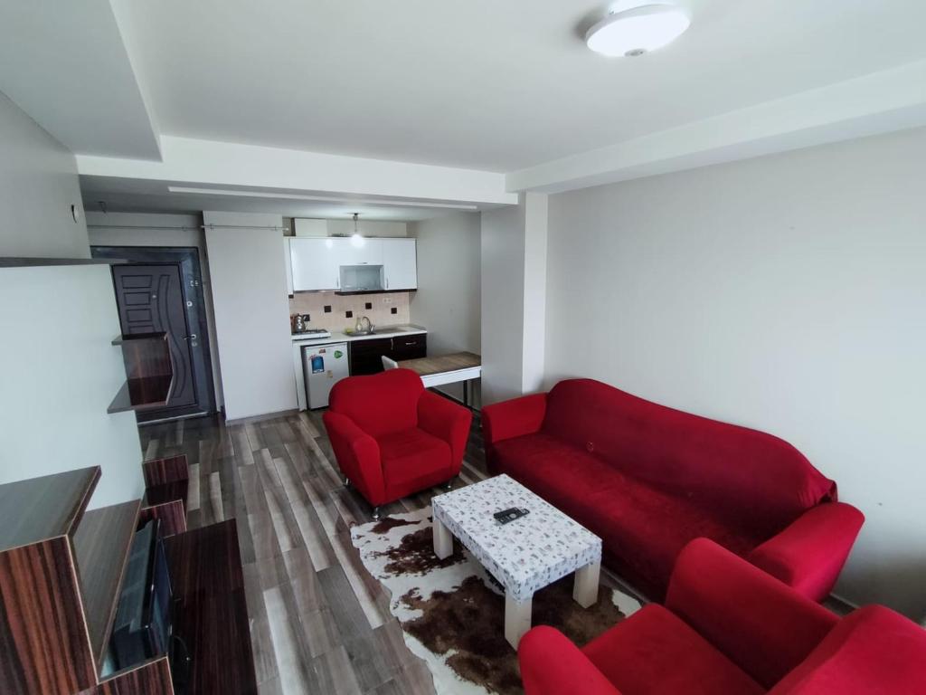 Home in love photo 3