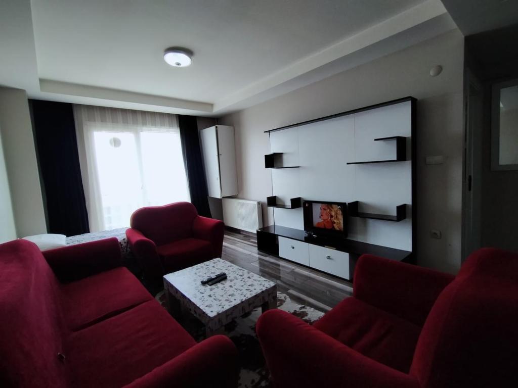 Home in love photo 2