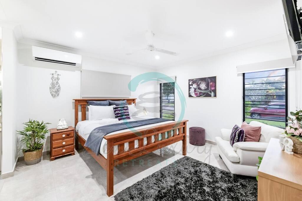 Zenhouse: 4BR Stylish Work/Family Home in Muirhead photo 2