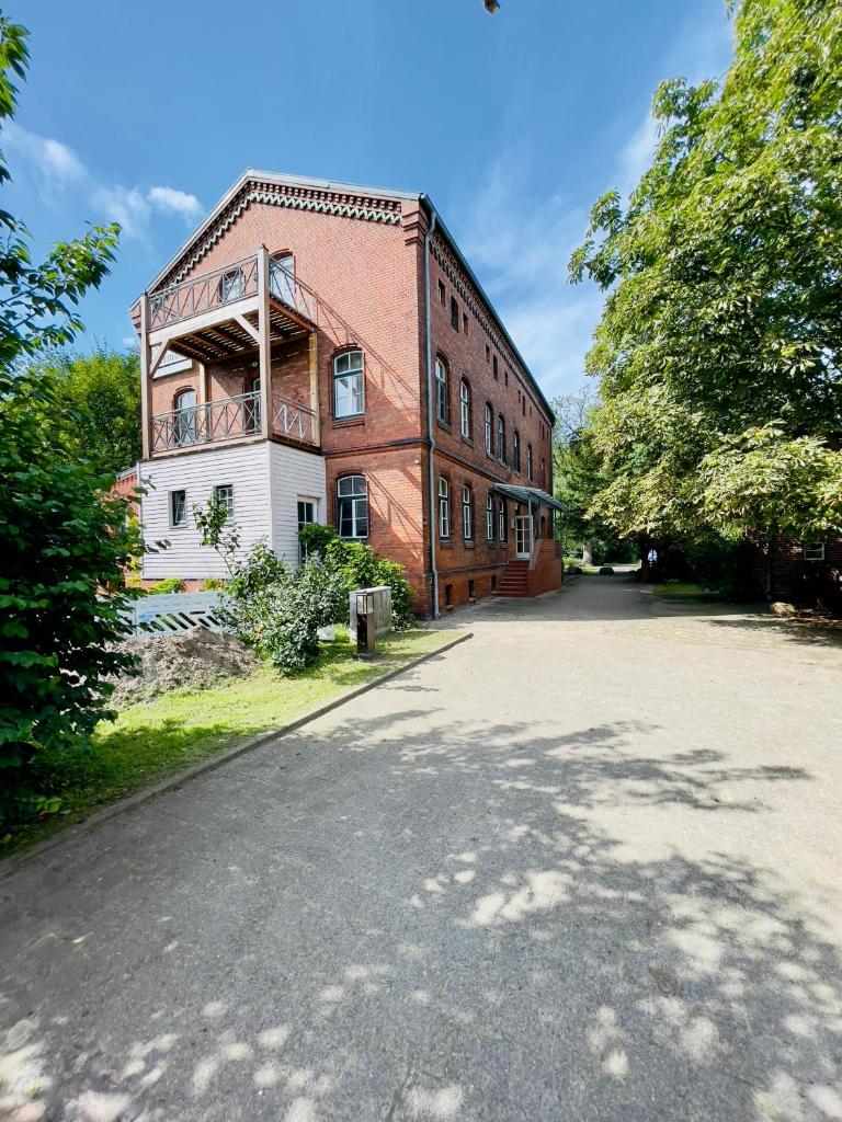 FREVOR Hotel & Restaurant Alte Wassermühle Lenzen Elbe photo 1