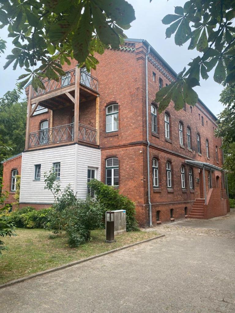 FREVOR Hotel & Restaurant Alte Wassermühle Lenzen Elbe photo 4
