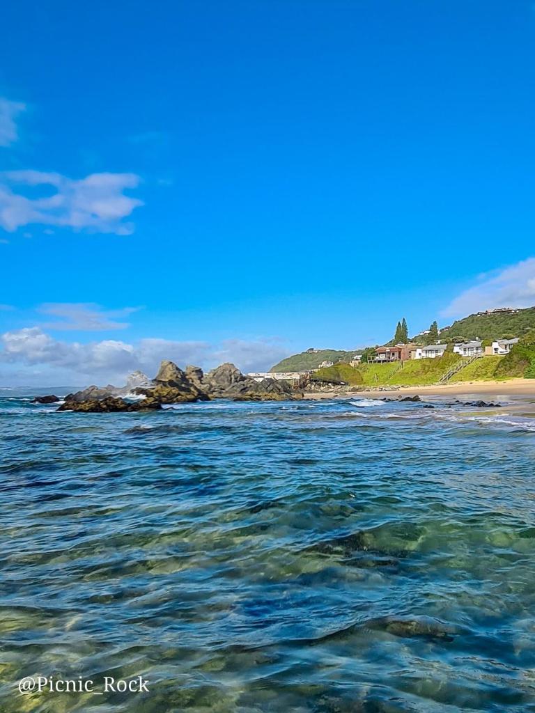 Picnic Rock Seaside Accommodation - Tap to explore photos