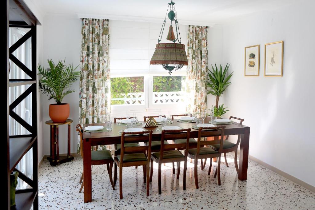Newly furnished cozy house next to the beach photo 2