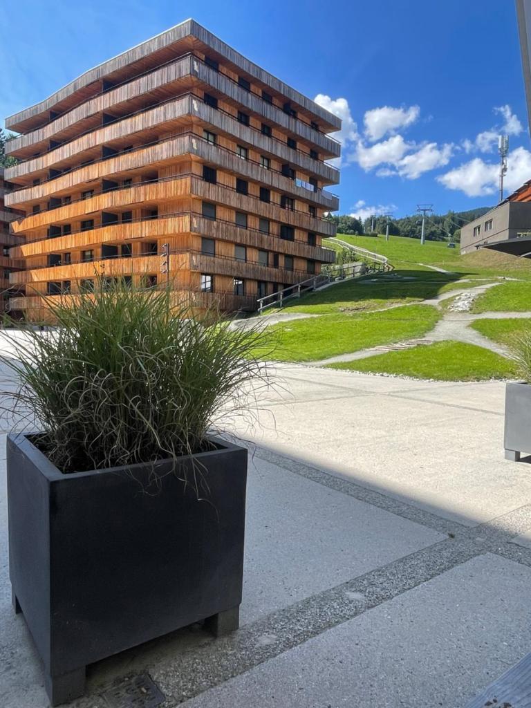 Ferienwohnung 3,5 Zimmer direkt an Ski- und Bikepiste photo 1
