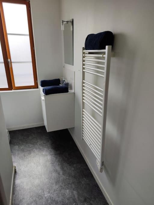 Jaures F3 duplex 2 chambres wifi photo 1