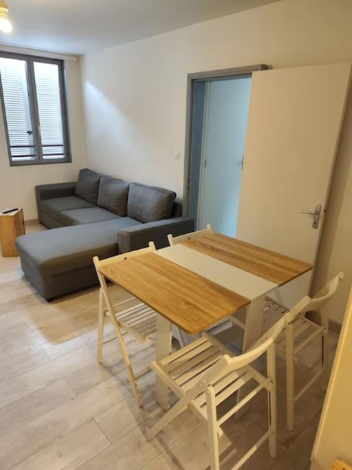 Jaures F3 duplex 2 chambres wifi photo 4