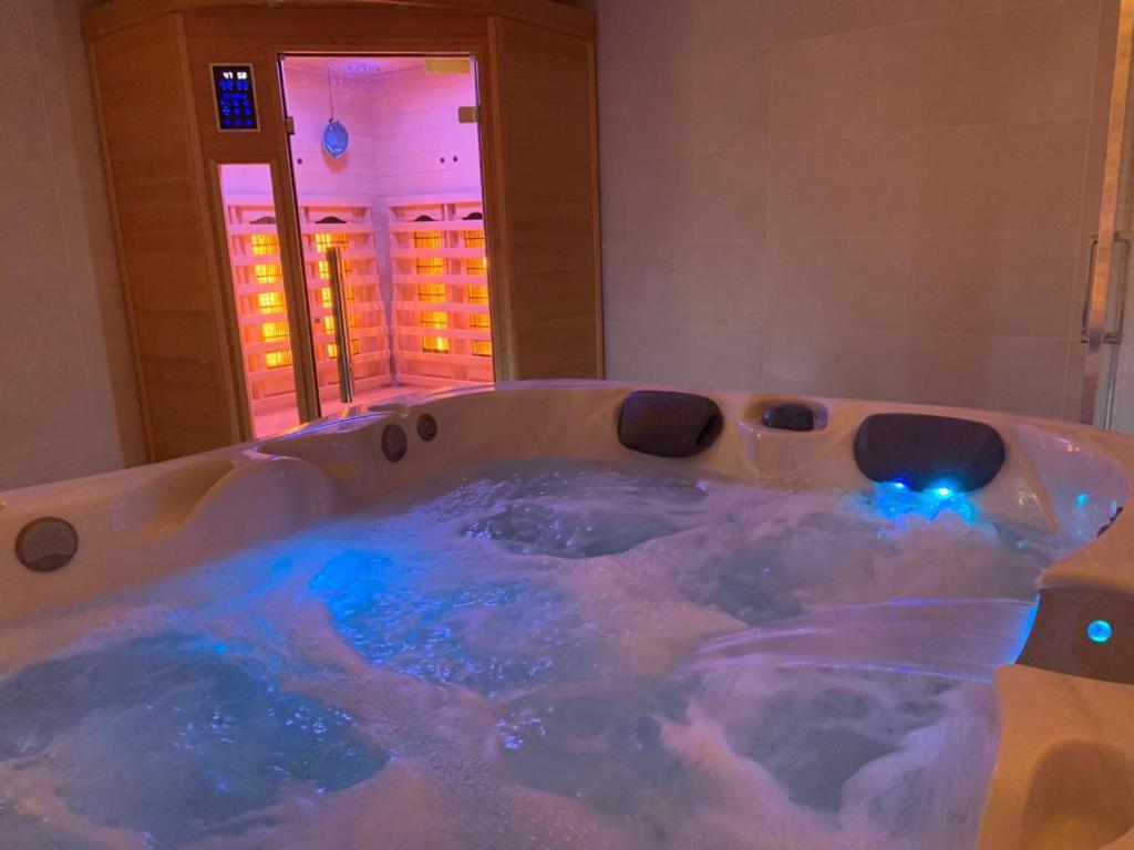 *Romance Jacuzzi* Appartement Spa pour les amoureux ou les solos