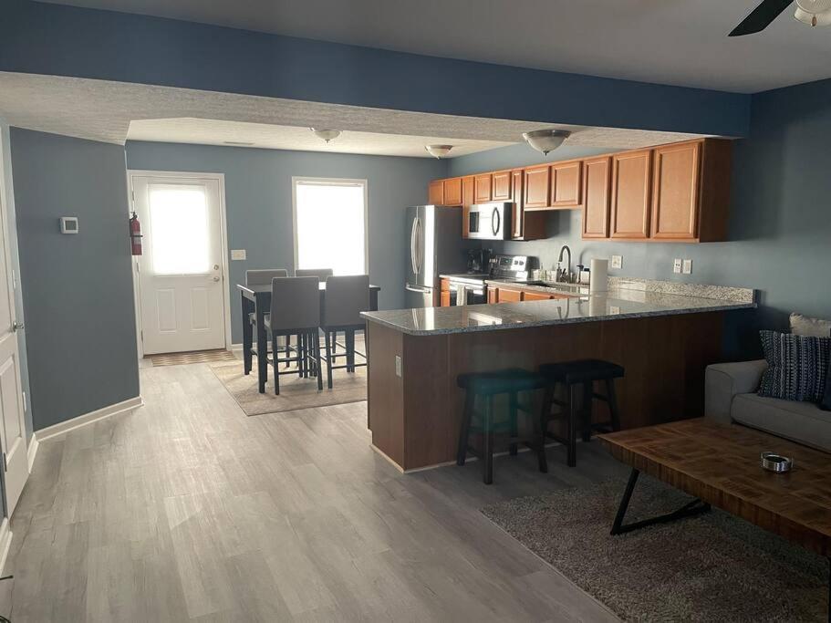 Beautiful 3 BR Townhome - Recently Updated! image