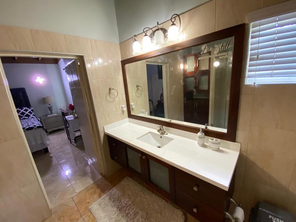 Portmore - Cheerful Private Bedroom with Fan only or AC - Choose your room photo 4