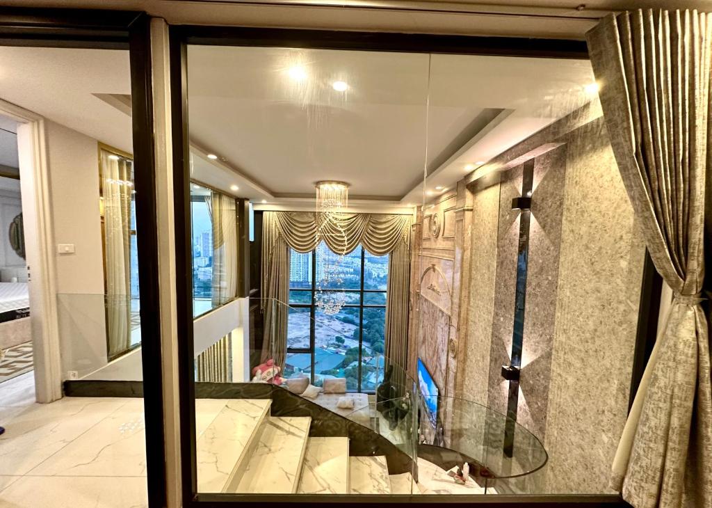 Queen Penhouse Duplex