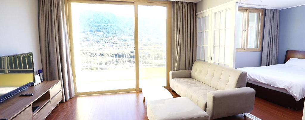 The K Jirisan Family Hotel photo 1