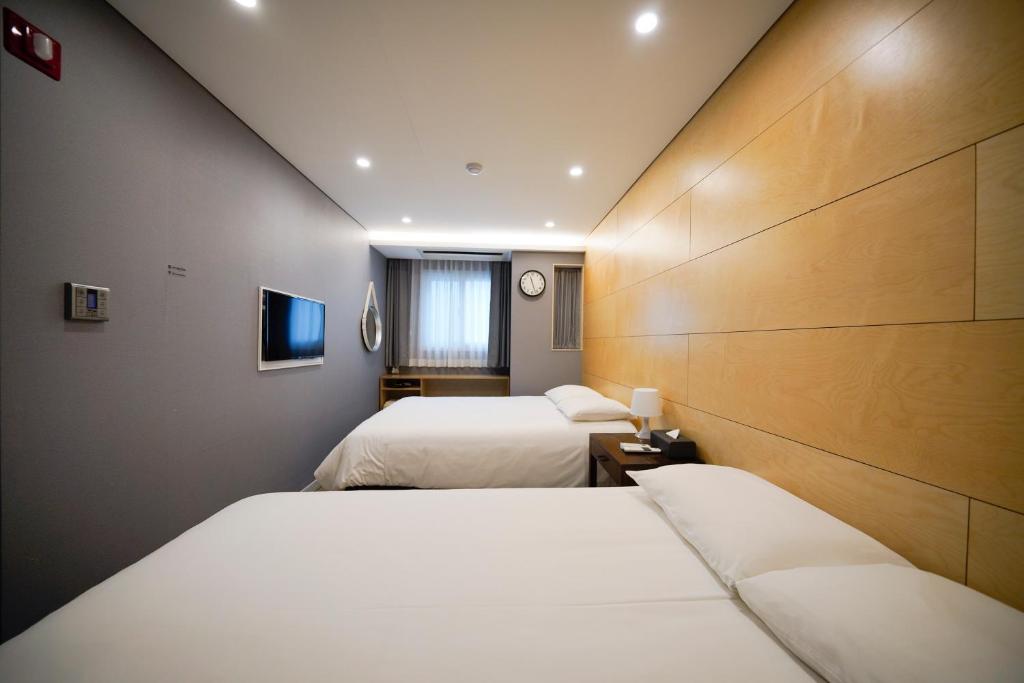 Hotel Dada Gyeongbokgung - Tap to explore photos