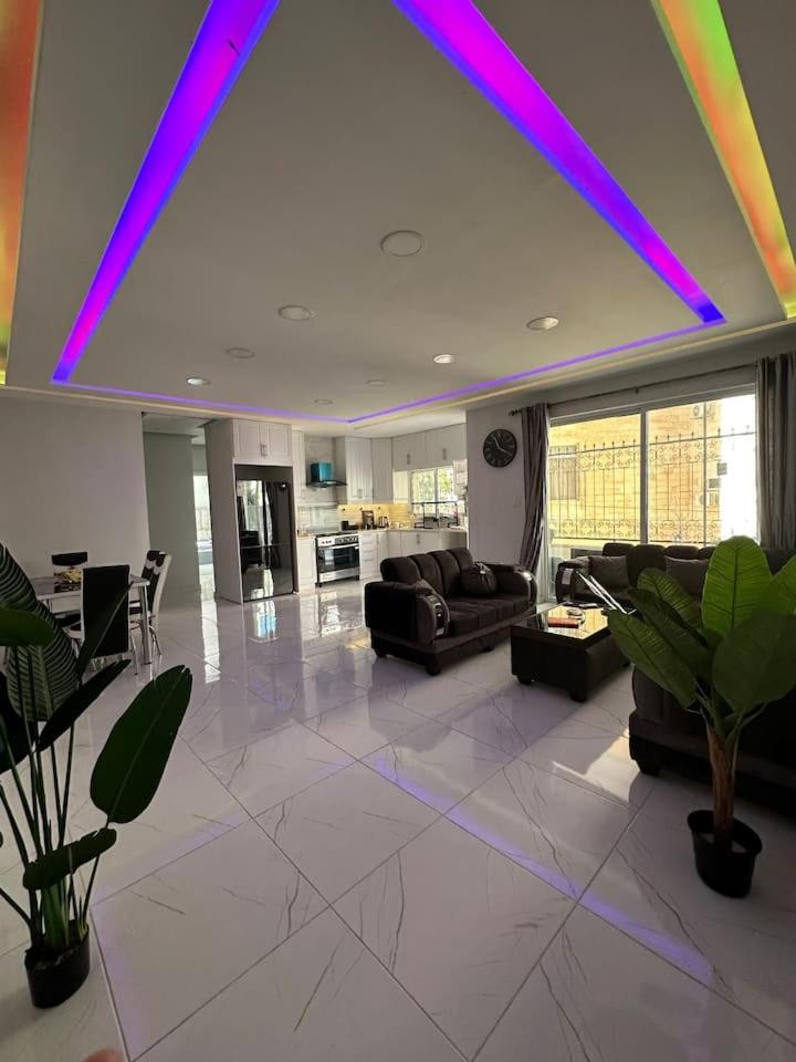 Luxury 2 Balcony Centrally Located photo 1