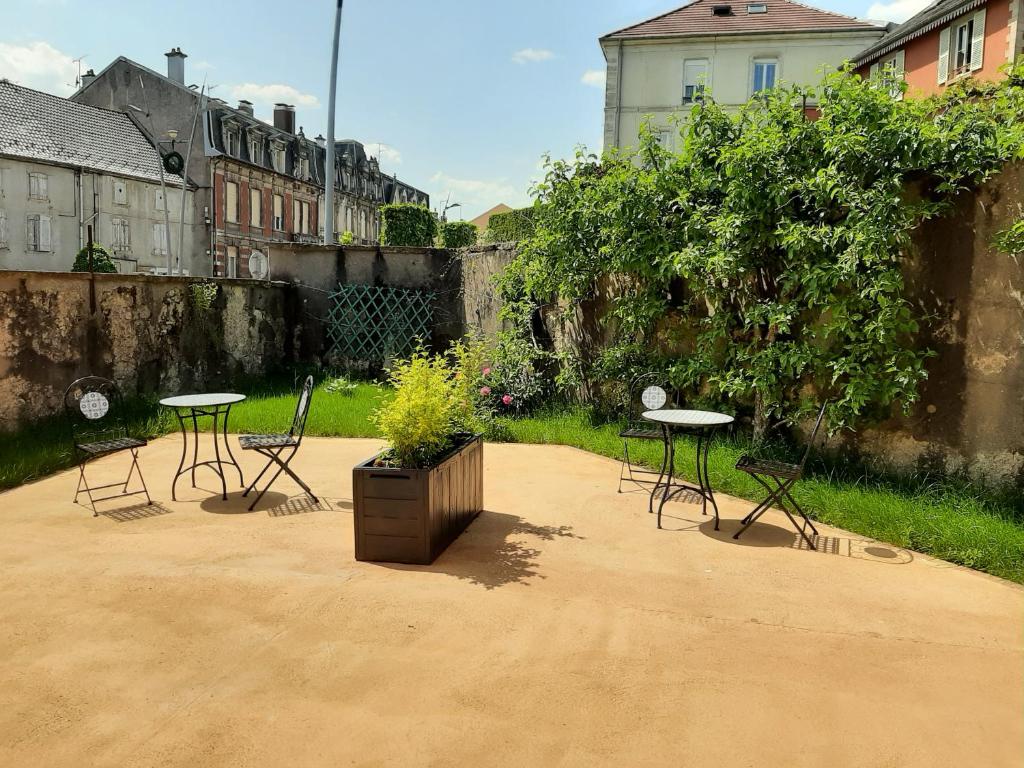 La chambre de maître du boulevard Thiers, entrée et terrasse privatives photo 1