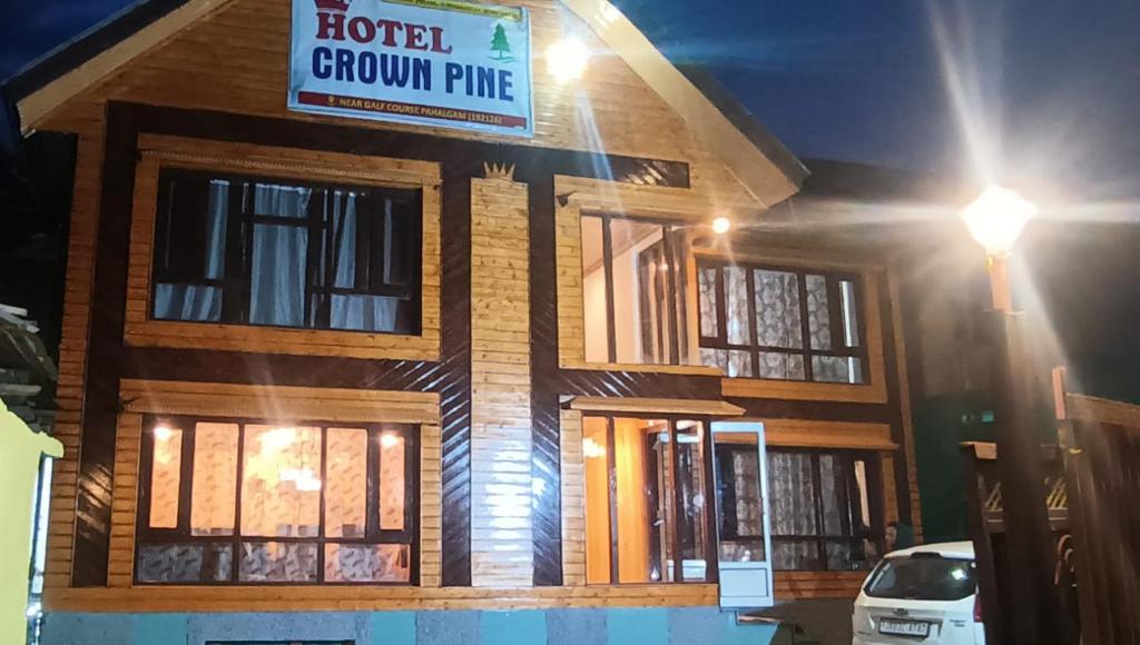 Hotel Crown Pine Pahalgam