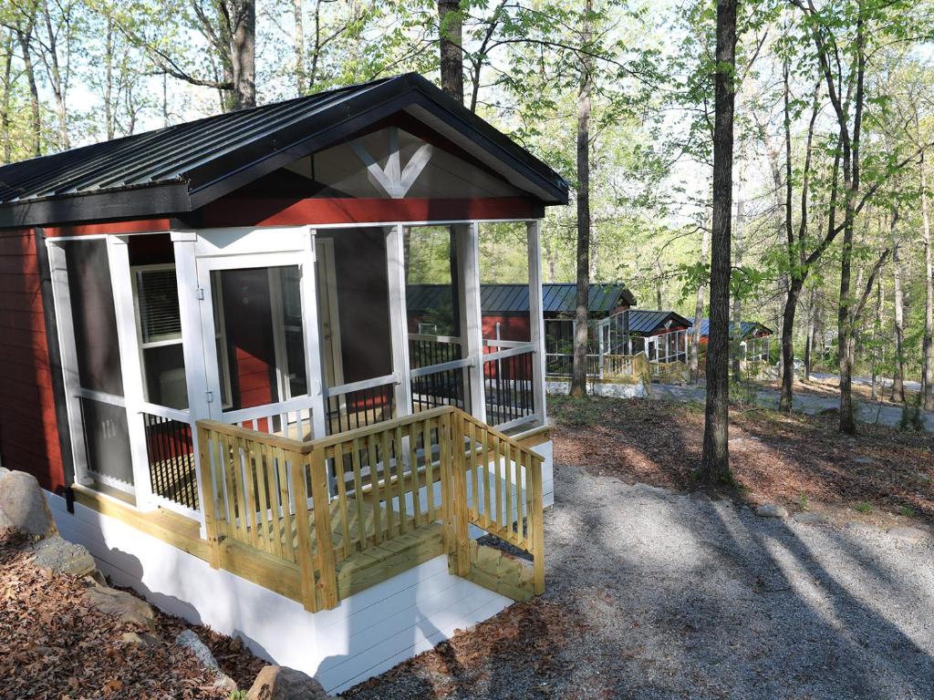 Endless Caverns RV Resort & Cavern Tours image