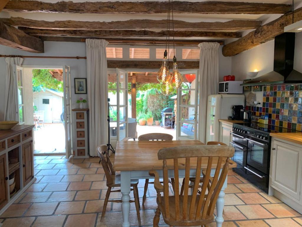 Charming 2-Bed House in St Meard de Gurcon photo 1