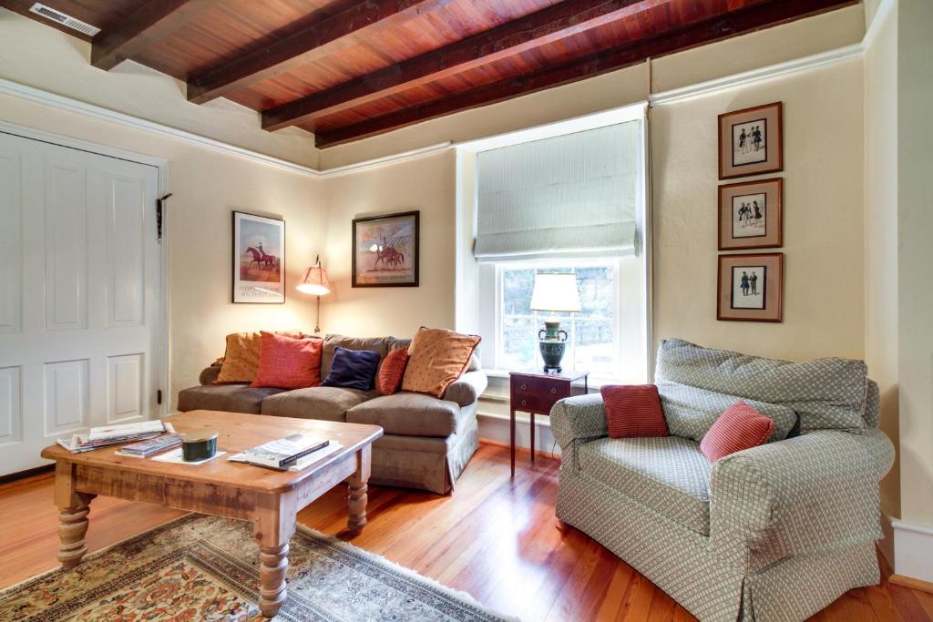 Monticello Wine Trail Cottage - Close to Hiking! photo 4