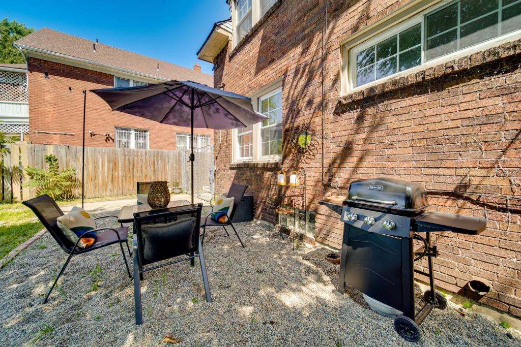 Historic Detroit Bungalow Pet and Family Friendly photo 1