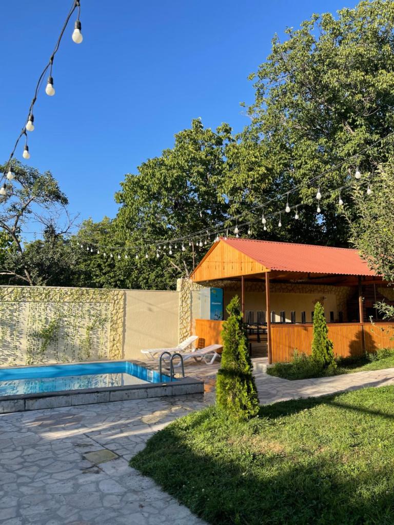 Hasy tun guest house in GARNI