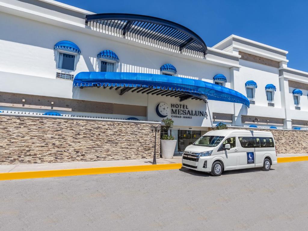 Hotel Mesaluna Short & Long Stay photo 3