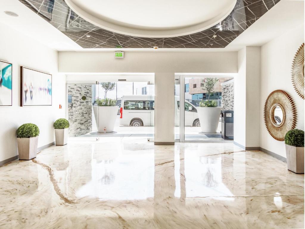Hotel Mesaluna Short & Long Stay photo 4
