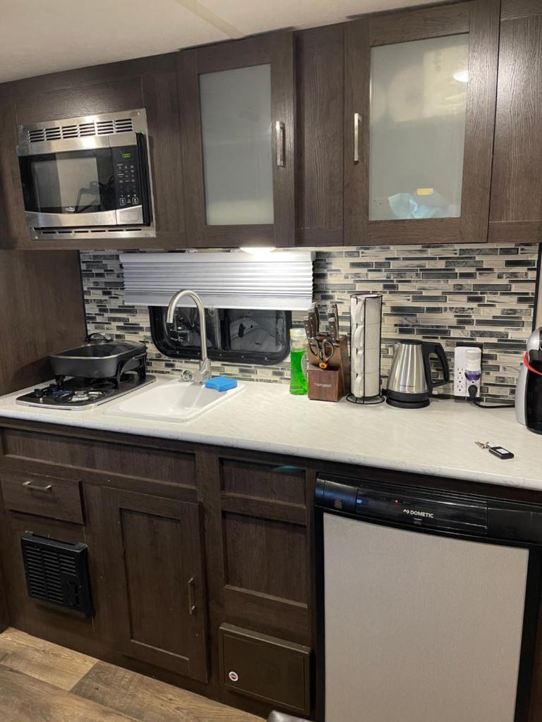 Private mini entire home with kitchen and bathroom photo 3