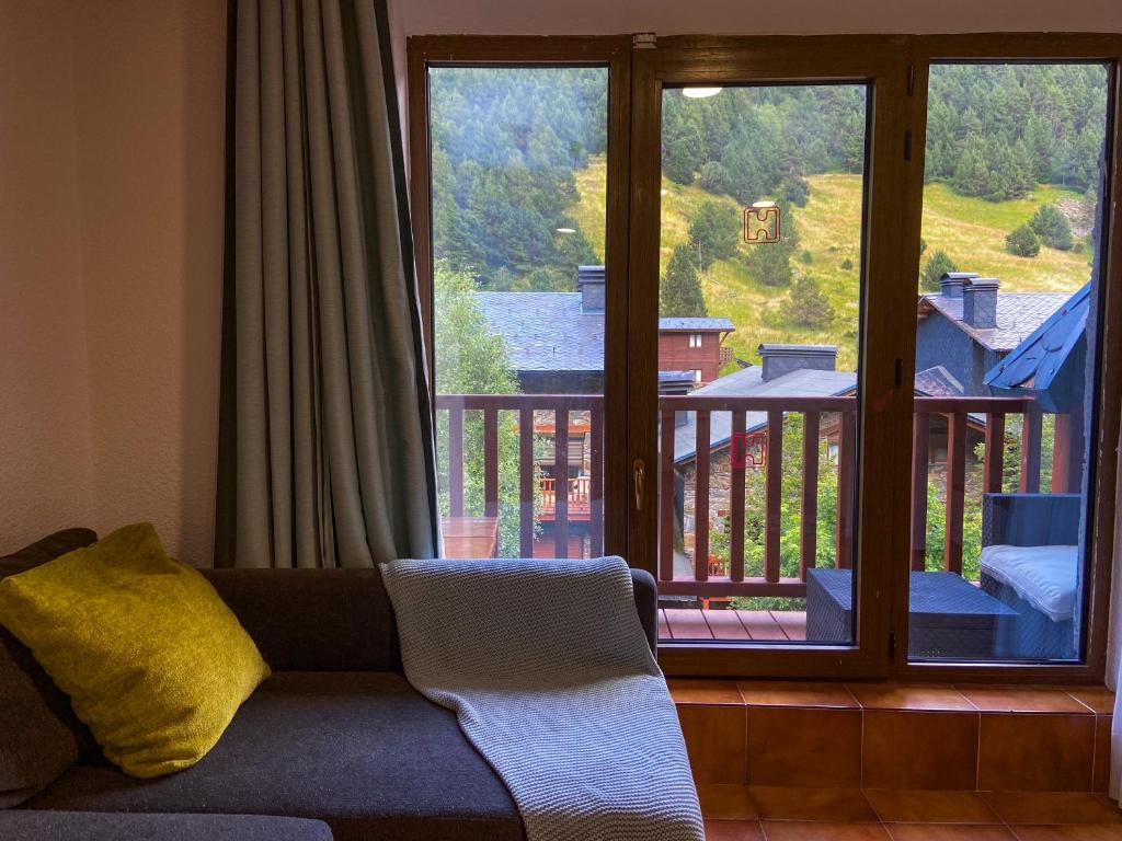 {
  "en-gb": "Ático Dúplex Con Increibles Vistas a La Valle De Incles - Parking Gratis l by BonesVacances"
} photo 3
