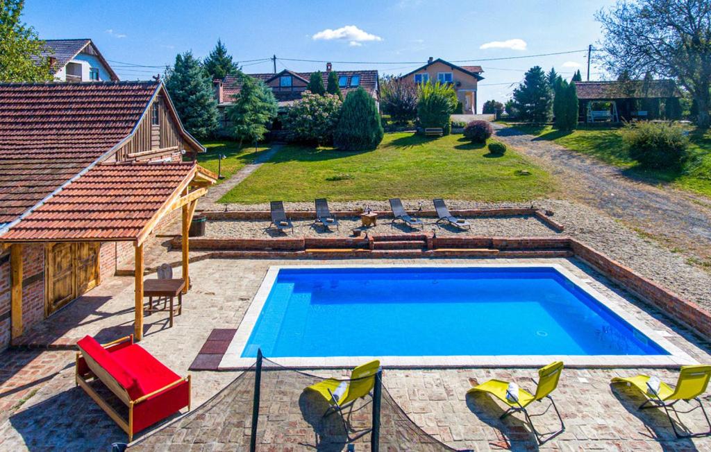 Kuća za najam - IMANJE LUNA BAZEN JACUZZI photo 4