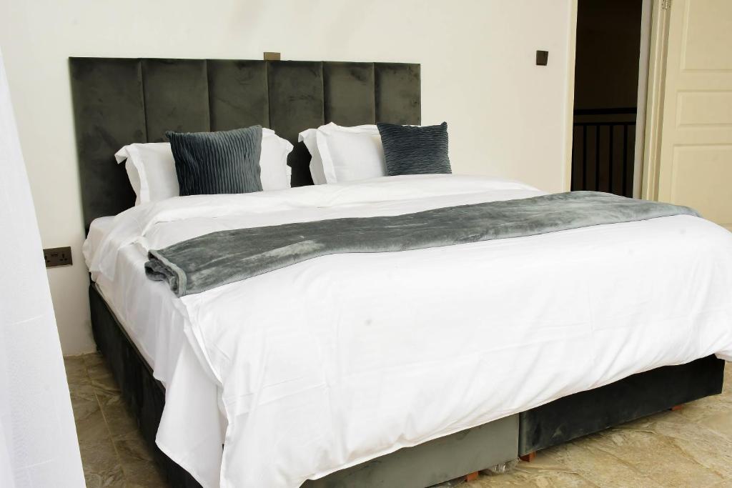 Deluxe and Standard en-suite rooms at The White House photo 4