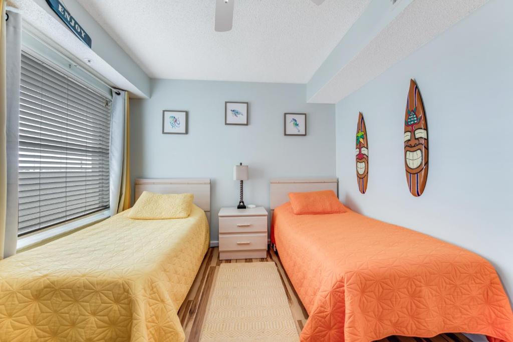 Updated Oceanfront Condo! Come Relax by the Sea! photo 4